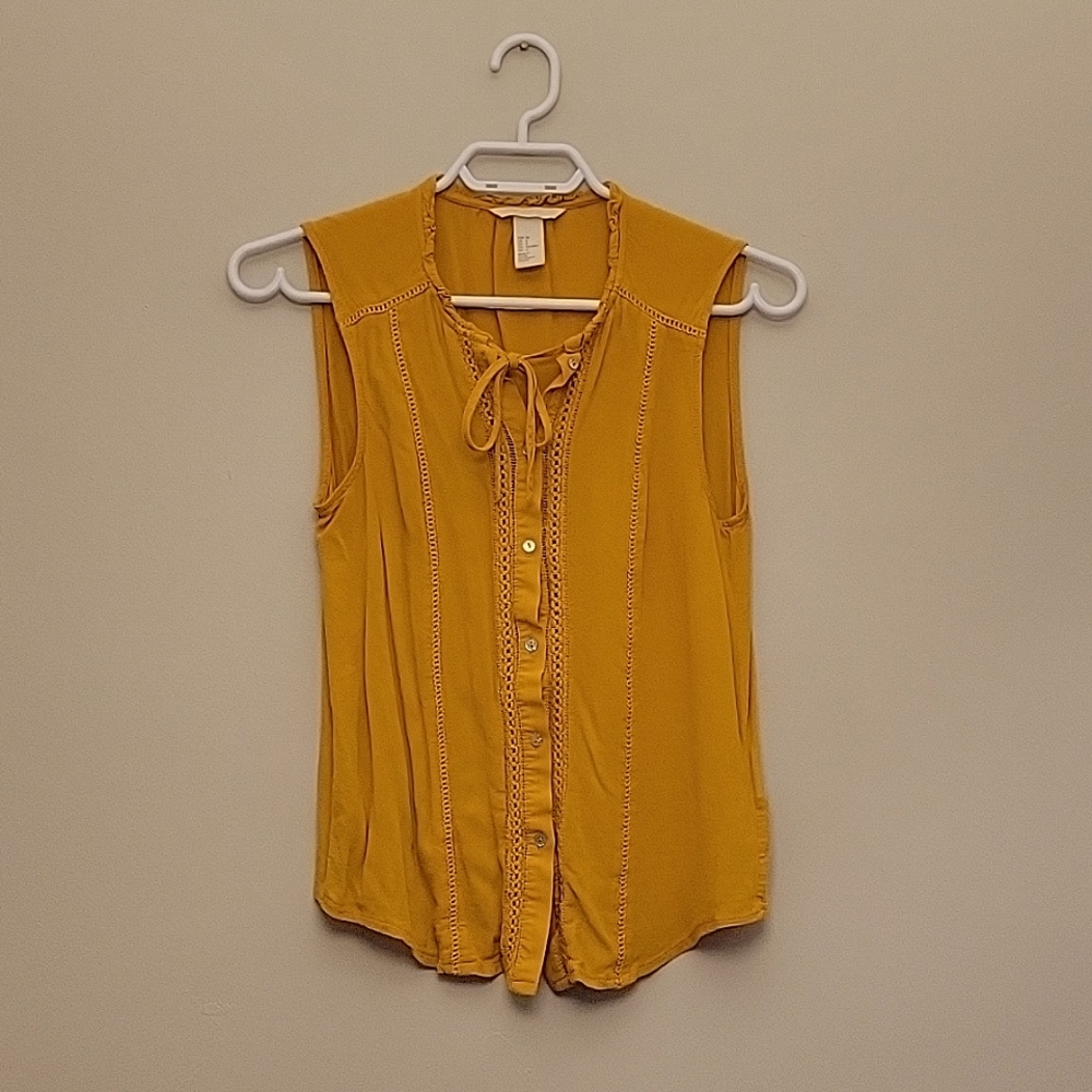Tie Neck Sleeveless Button-Up Blouse